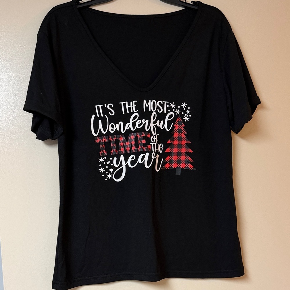 Black Holiday Graphic T-Shirt